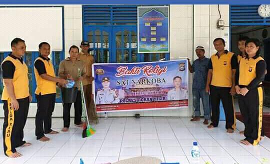 Polres Rohil Pererat Silaturahmi Dengan Masyarakat Lewat Bakti Religi 